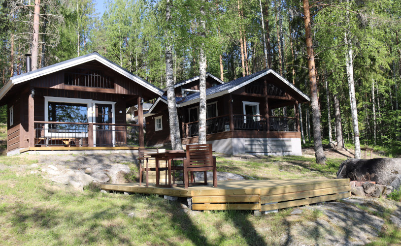 sauna järvenrannalla