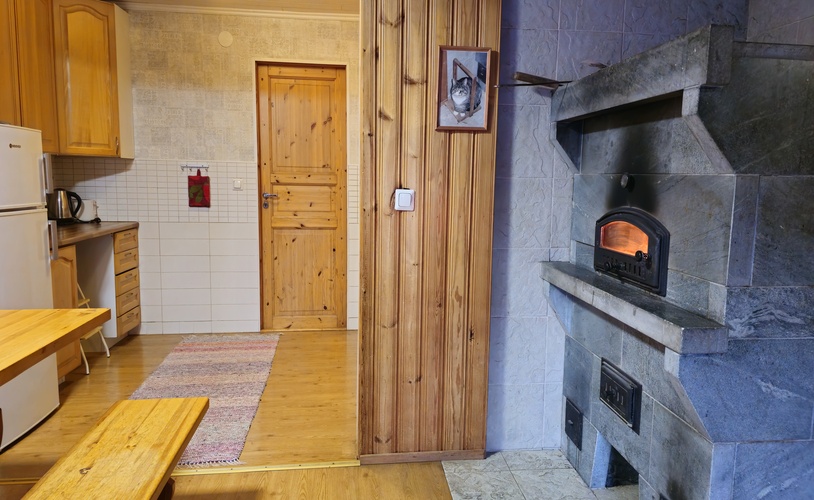 mökki talvella